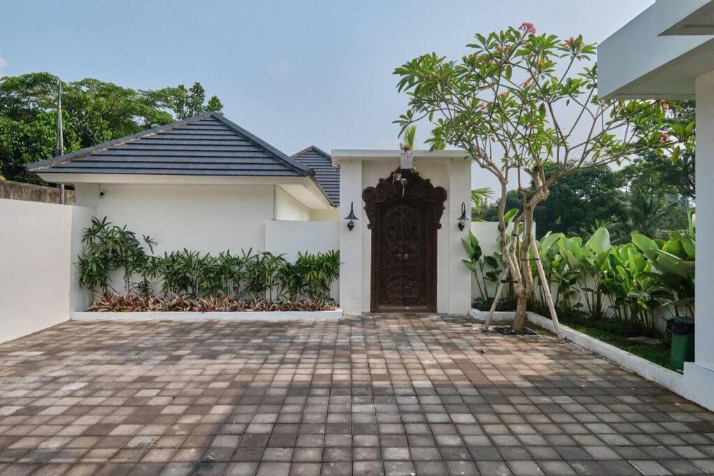 Newly! 3Bdr Modern Villa Close To Ubud Center Exterior photo